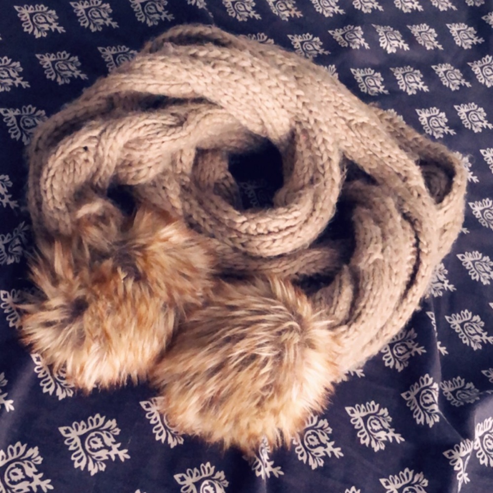Scarf - Picture 6 of 8